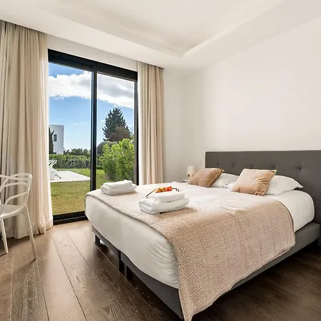 Aurora - Marbella - Contemporary In New Golden Mile Villa Estepona