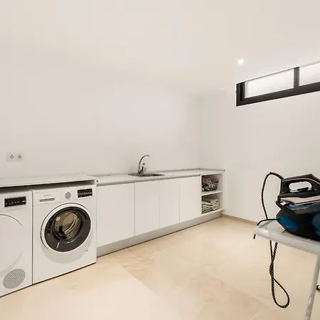 Aurora - Marbella - Contemporary In New Golden Mile Villa *
