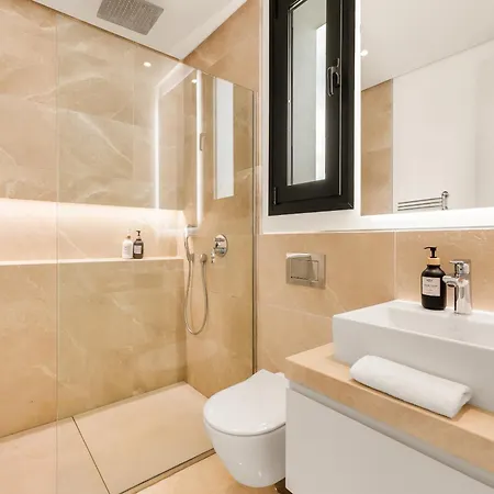 Aurora - Marbella - Contemporary In New Golden Mile Villa Estepona