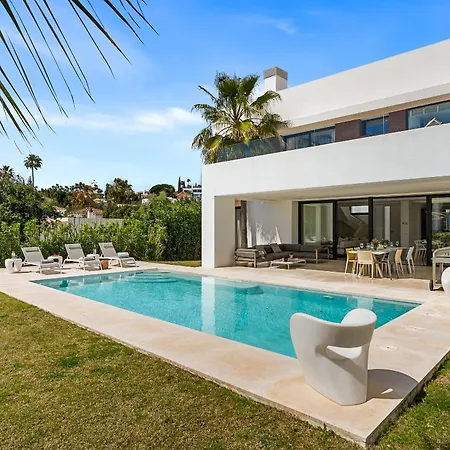 Villa Aurora - Marbella - Contemporary In New Golden Mile Estepona