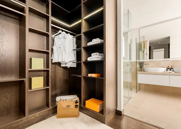 Aurora - Marbella - Contemporary In New Golden Mile Villa Estepona