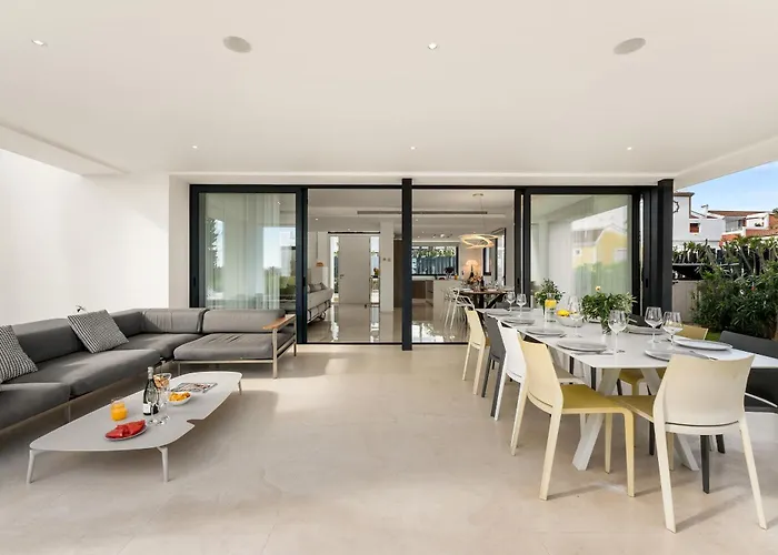 Villa Aurora - Marbella - Contemporary In New Golden Mile Estepona