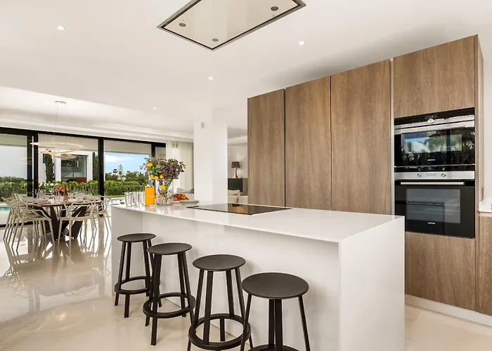 Villa Aurora - Marbella - Contemporary In New Golden Mile