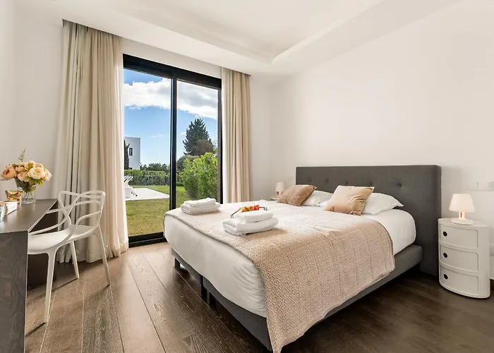 Aurora - Marbella - Contemporary In New Golden Mile Villa Estepona