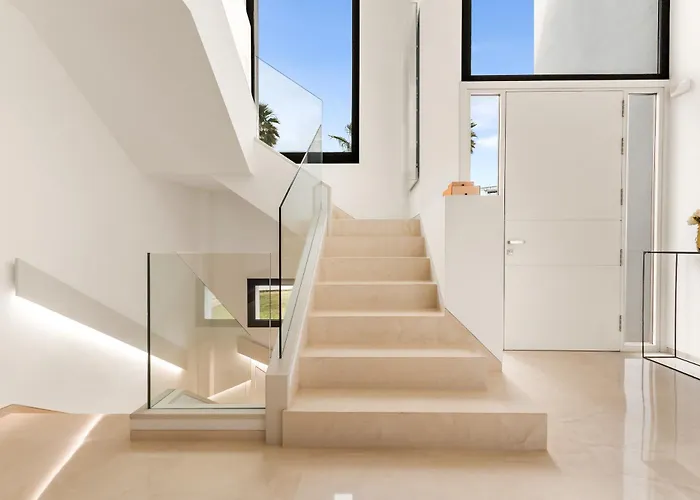 Villa Aurora - Marbella - Contemporary In New Golden Mile