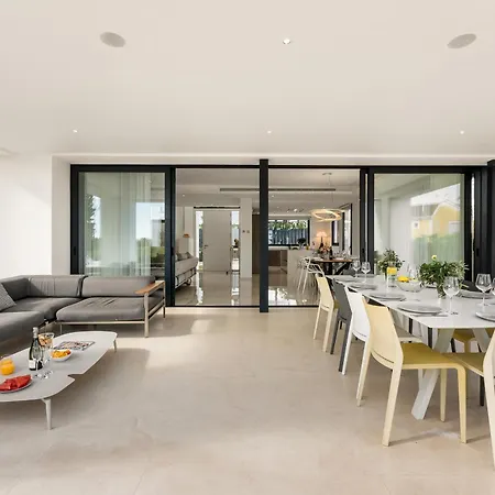 Villa Aurora - Marbella - Contemporary In New Golden Mile Estepona