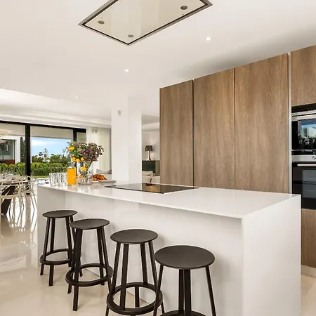Villa Aurora - Marbella - Contemporary In New Golden Mile