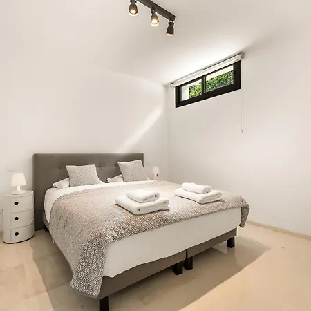 Vila Aurora - Marbella - Contemporary In New Golden Mile *