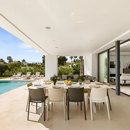 Aurora - Marbella - Contemporary In New Golden Mile Vila
