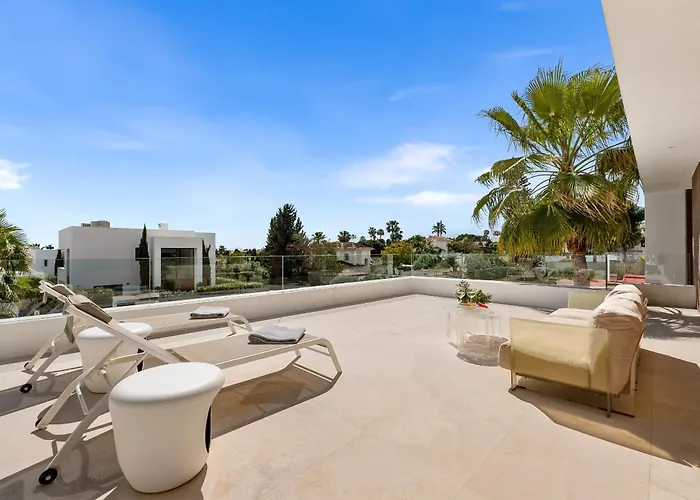 Aurora - Marbella - Contemporary In New Golden Mile Villa