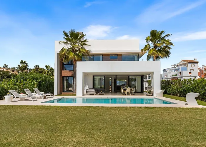 Aurora - Marbella - Contemporary In New Golden Mile Villa Estepona