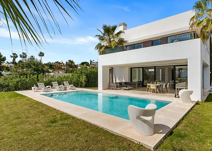 Villa Aurora - Marbella - Contemporary In New Golden Mile Estepona