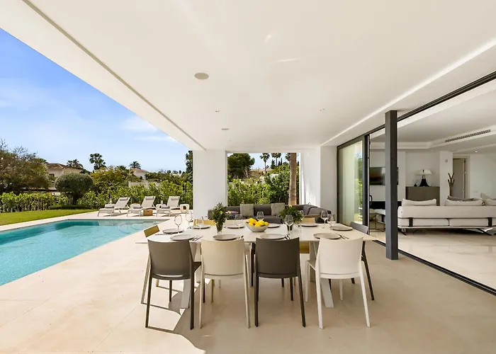 Aurora - Marbella - Contemporary In New Golden Mile Villa